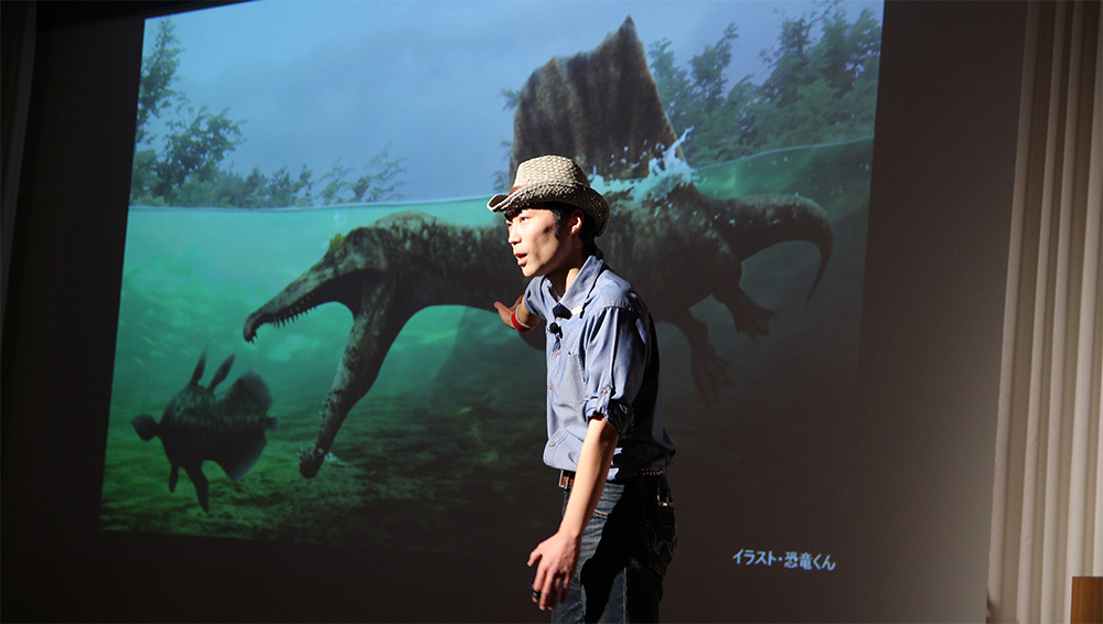 恐竜研究家の恐竜くんによるトークショーとワークショップ