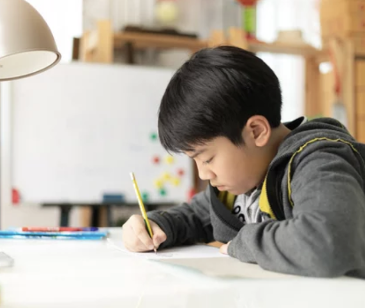 授業に連動したレベル別宿題を講師がチェック